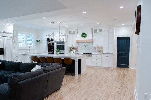 Tiny photo for 745 E MAPLE ST, Mapleton, UT 84664 (MLS # 2139581)