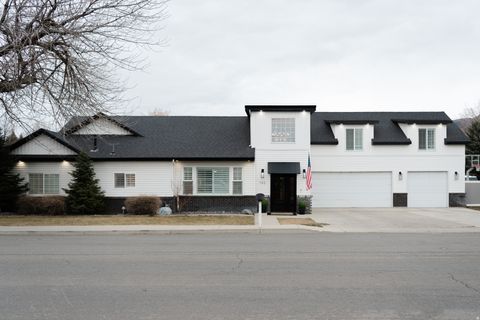 Photo of 745 E MAPLE ST, Mapleton, UT 84664 (MLS # 2139581)