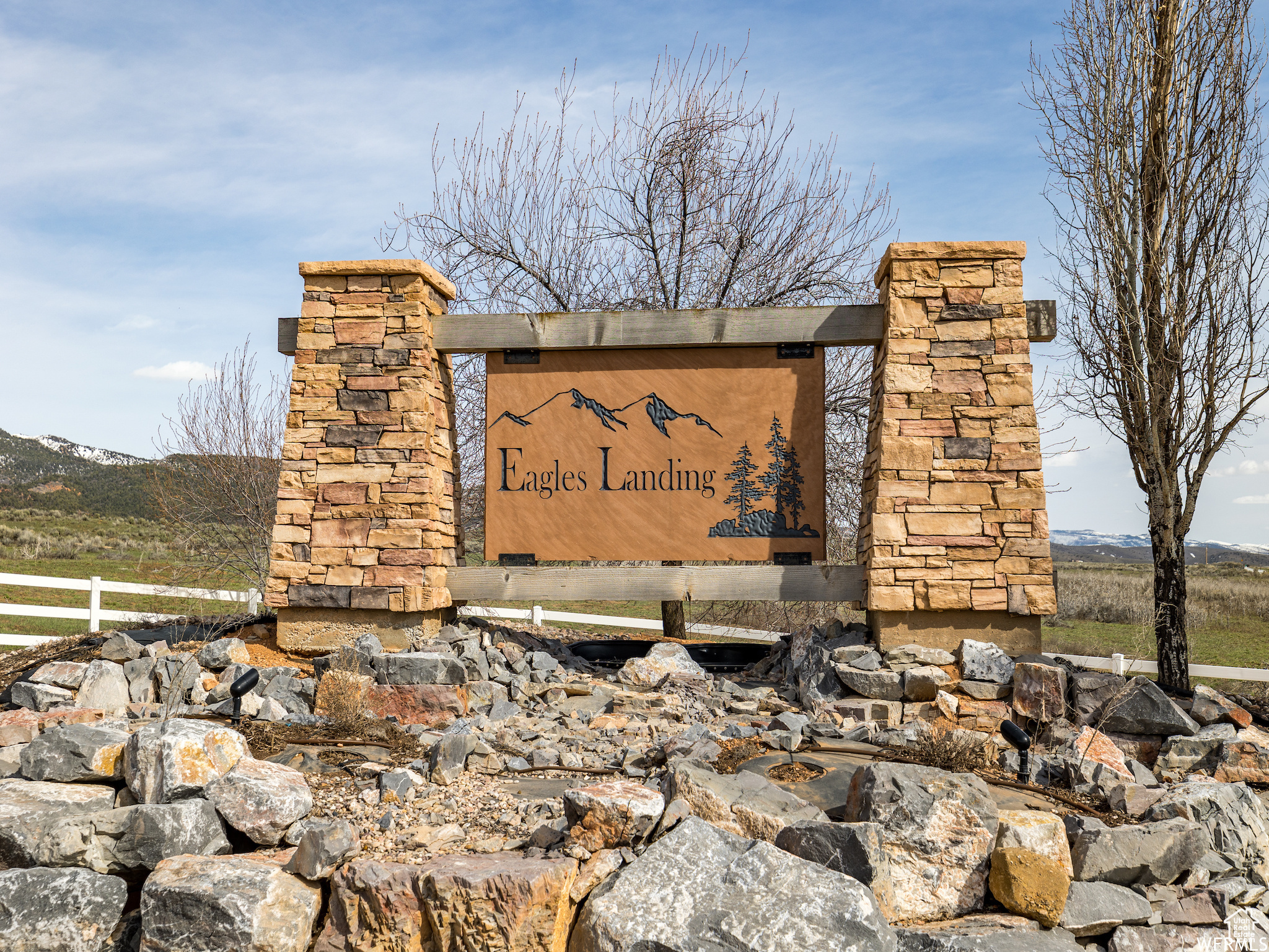 EAGLES LANDING - Land