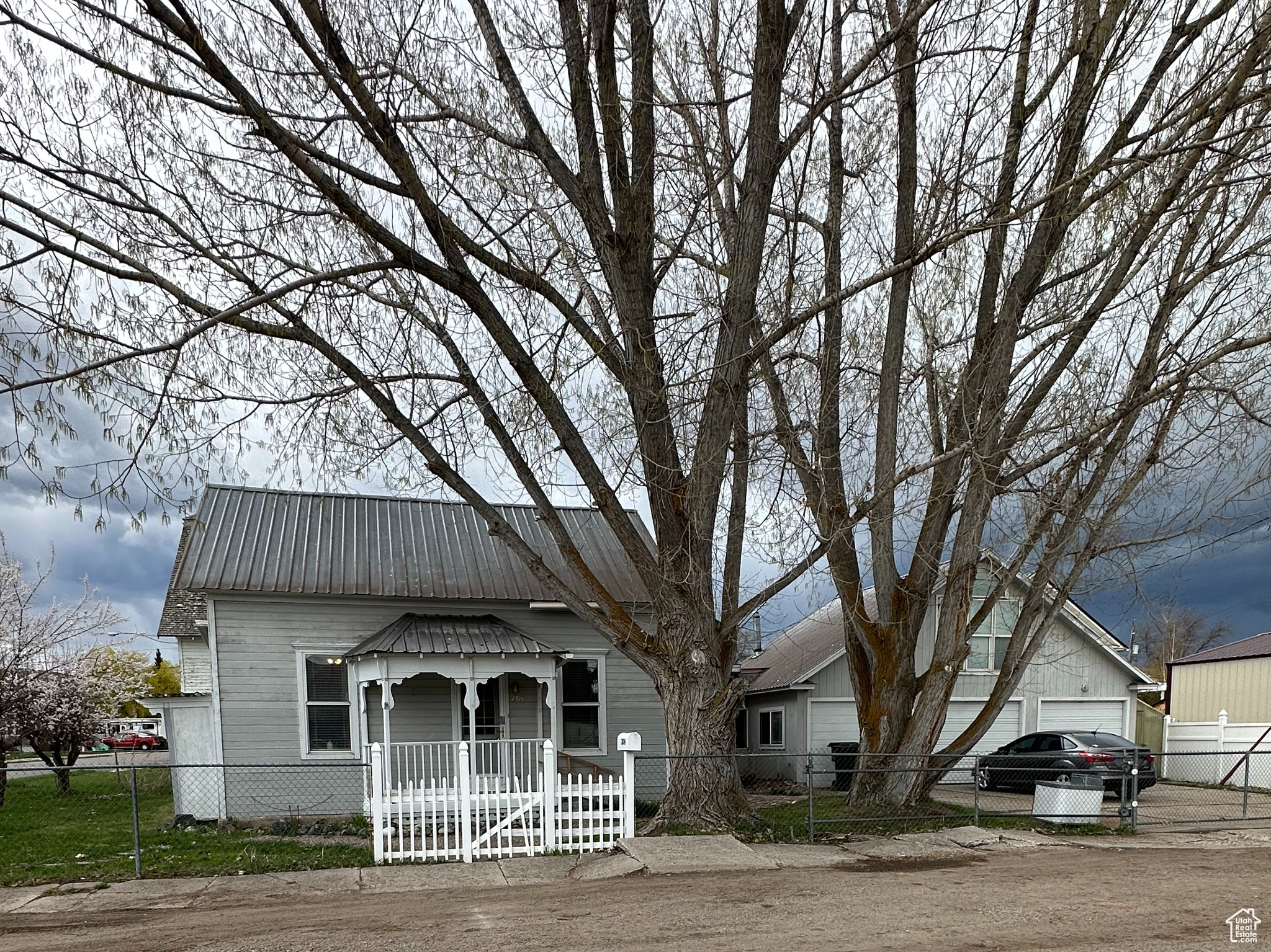 204 Woodlawn St, Montpelier, Idaho image 1