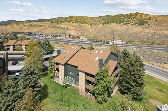 POWDERWOOD AT LANDMARK - Residential