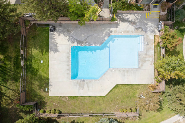 POWDERWOOD AT LANDMARK - Residential