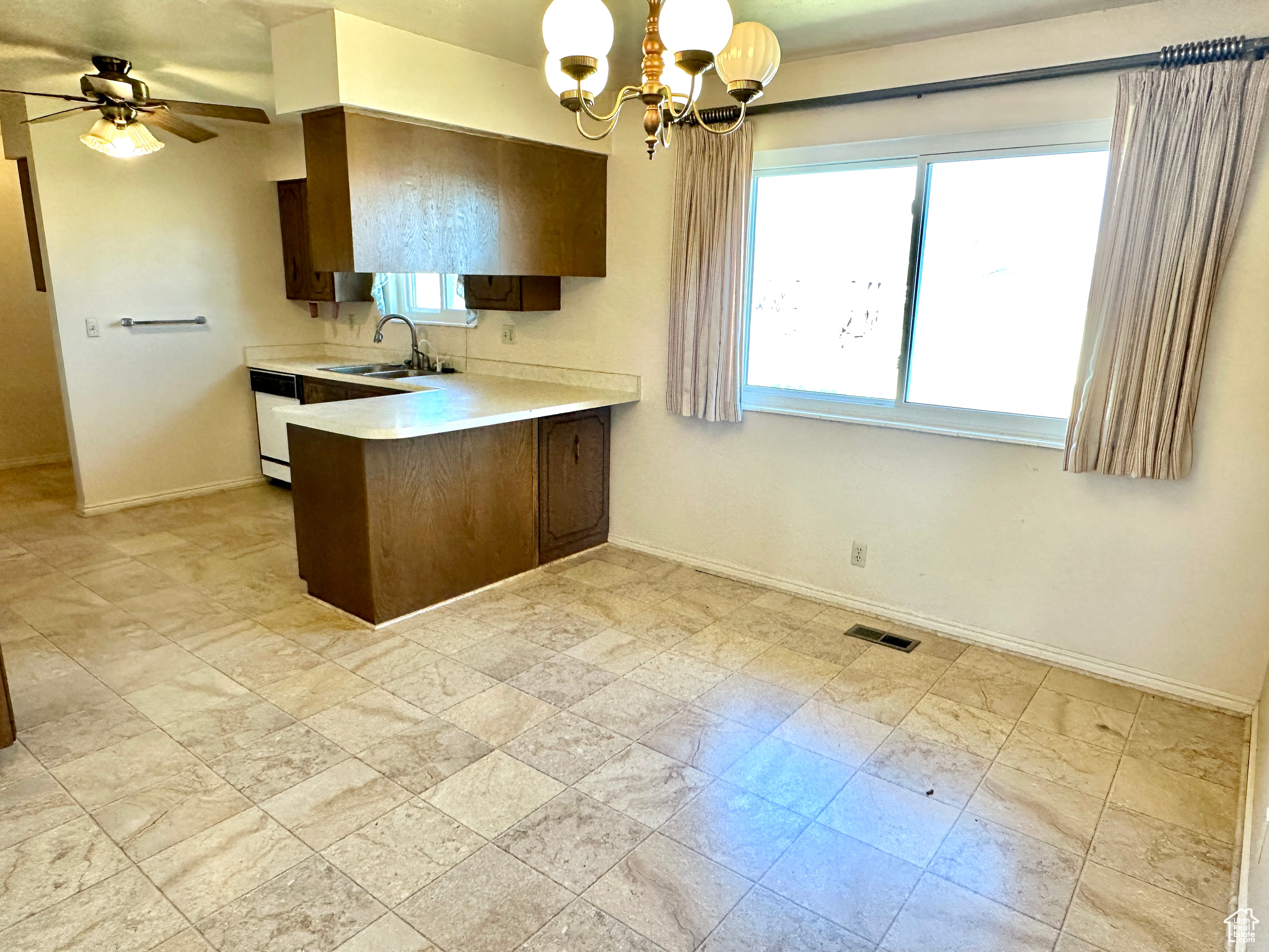 2662 W Toni Lee St, West Jordan, Utah image 11