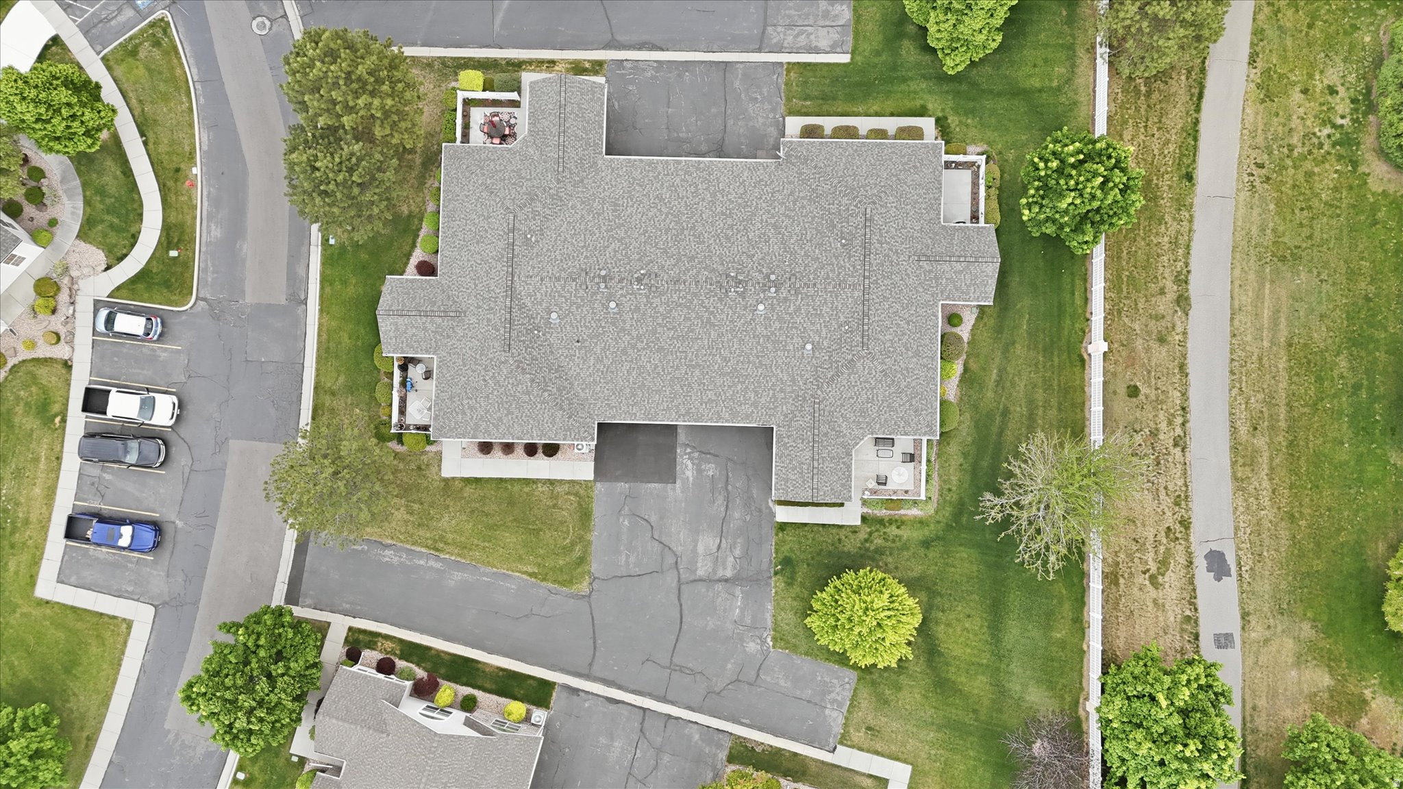 HUNTER VILLAS - Residential