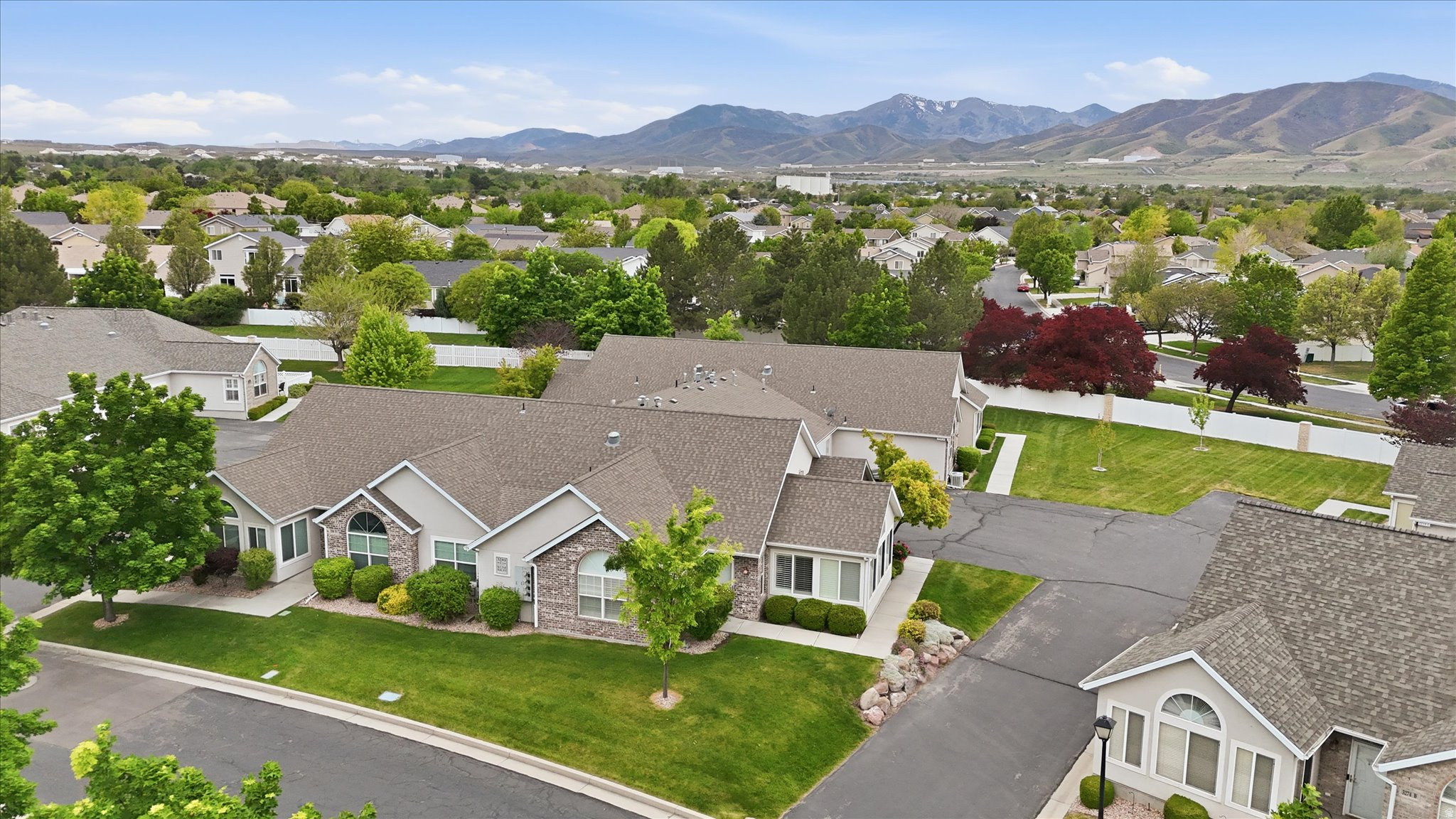 HUNTER VILLAS - Residential
