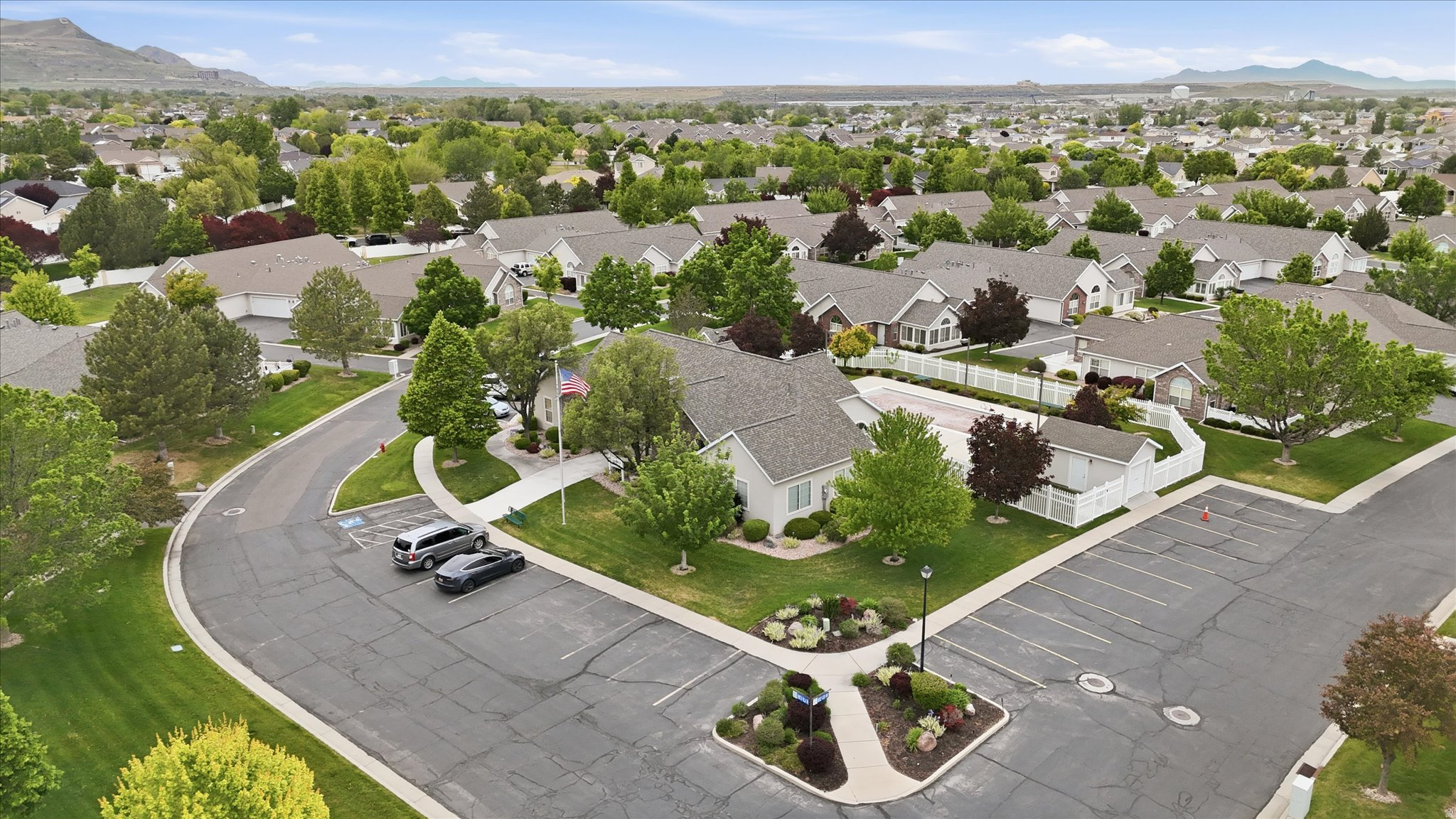 HUNTER VILLAS - Residential