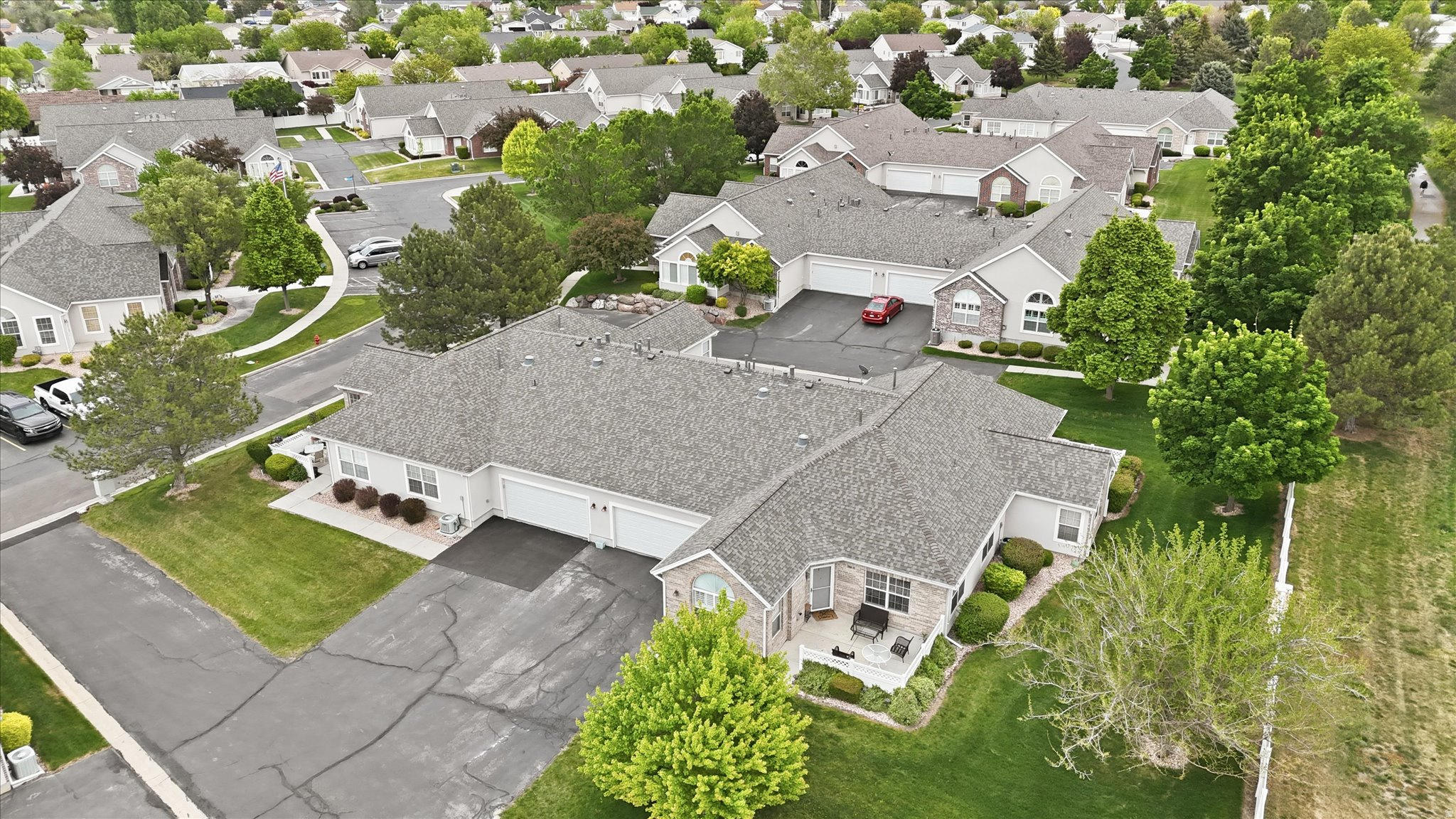 HUNTER VILLAS - Residential