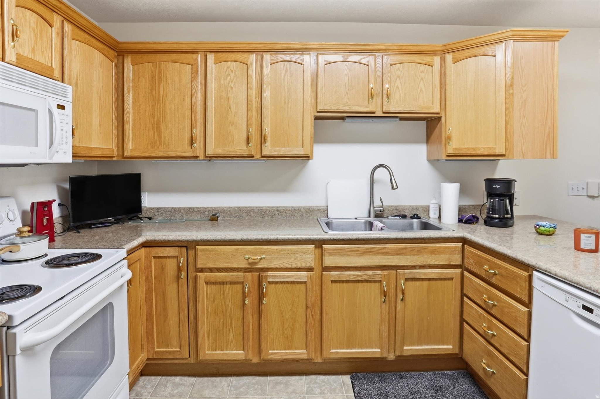 HUNTER VILLAS - Residential