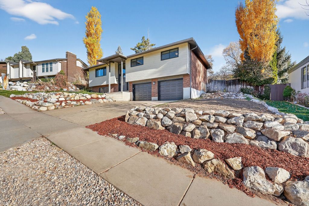 Photo of 5668 CRESTWOOD DR, South Ogden, UT 84405 (MLS # 2122613)