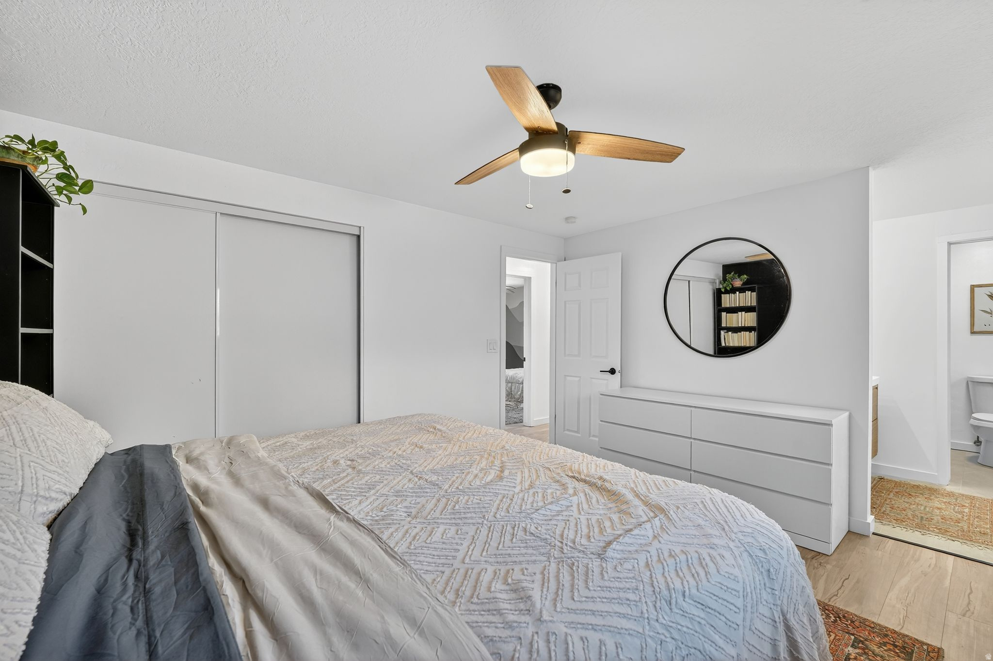 MAIN POINT SOUTH - Residential