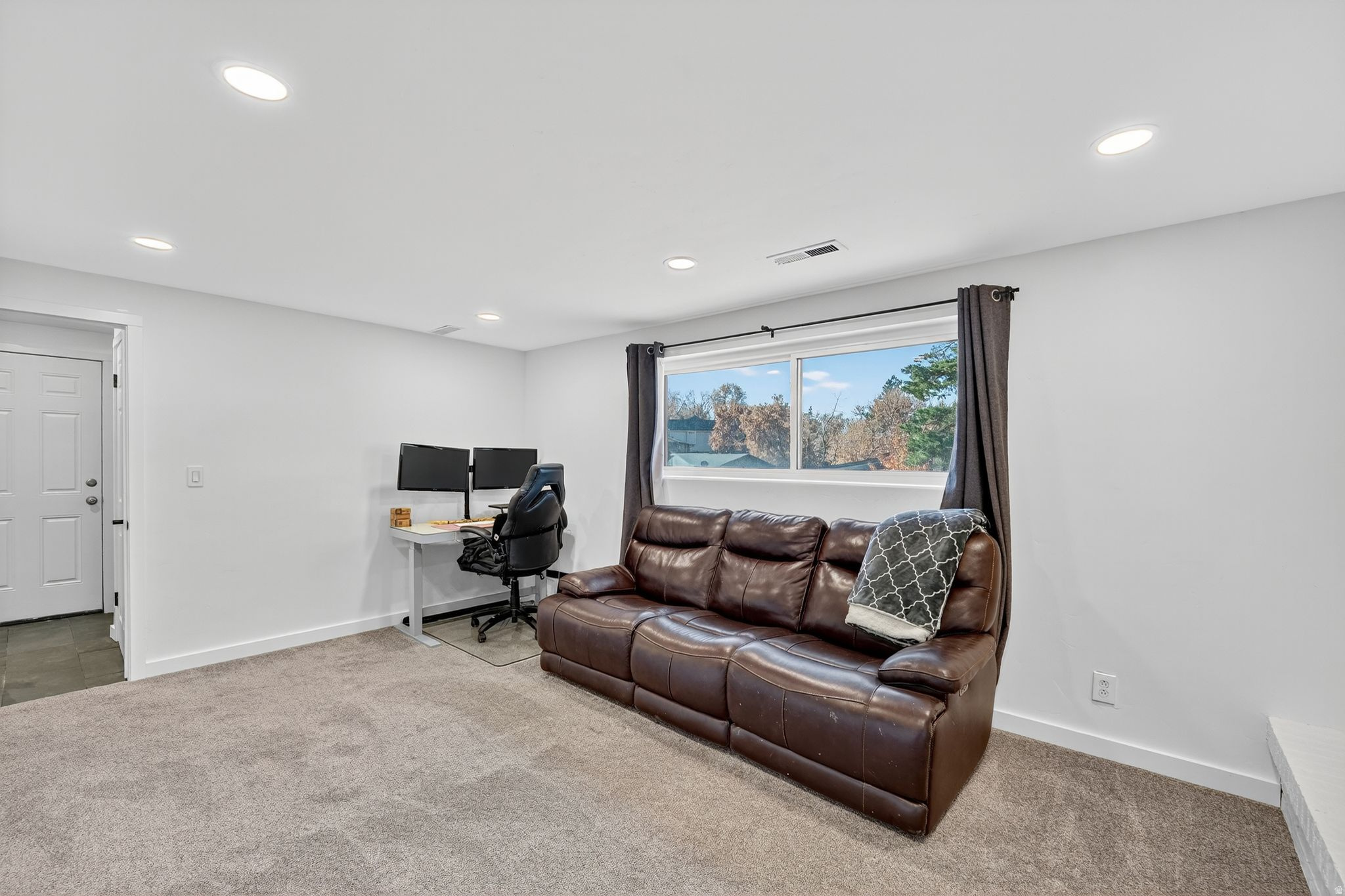 MAIN POINT SOUTH - Residential