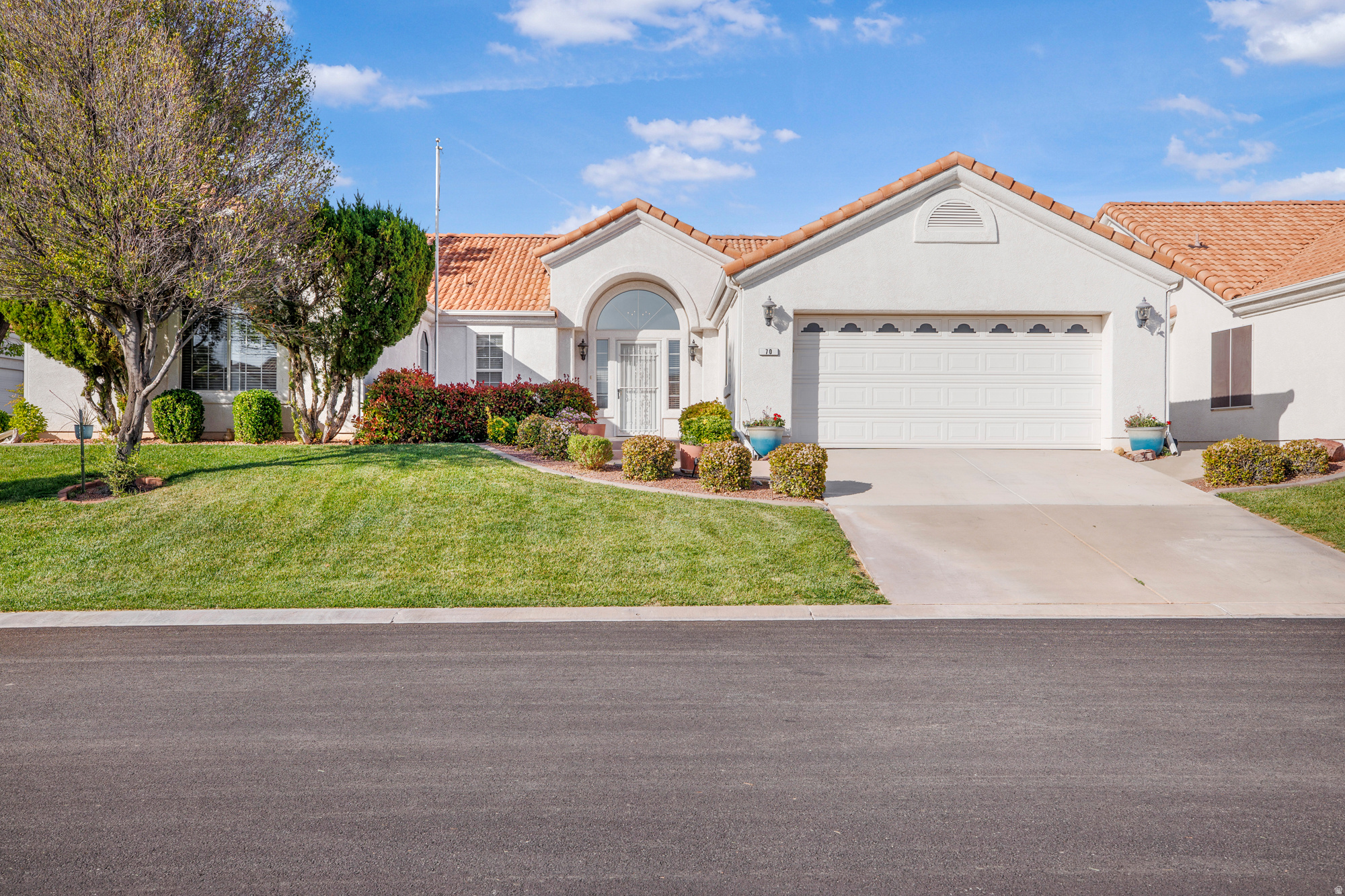 VISTA DEL SOL TH - Residential