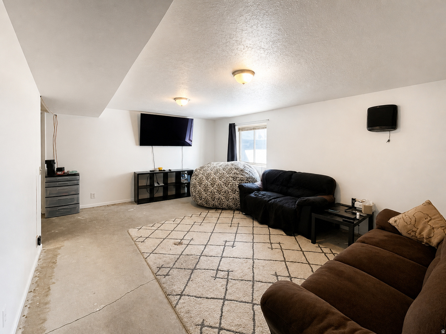 WINDSOR MEADOWS - Residential