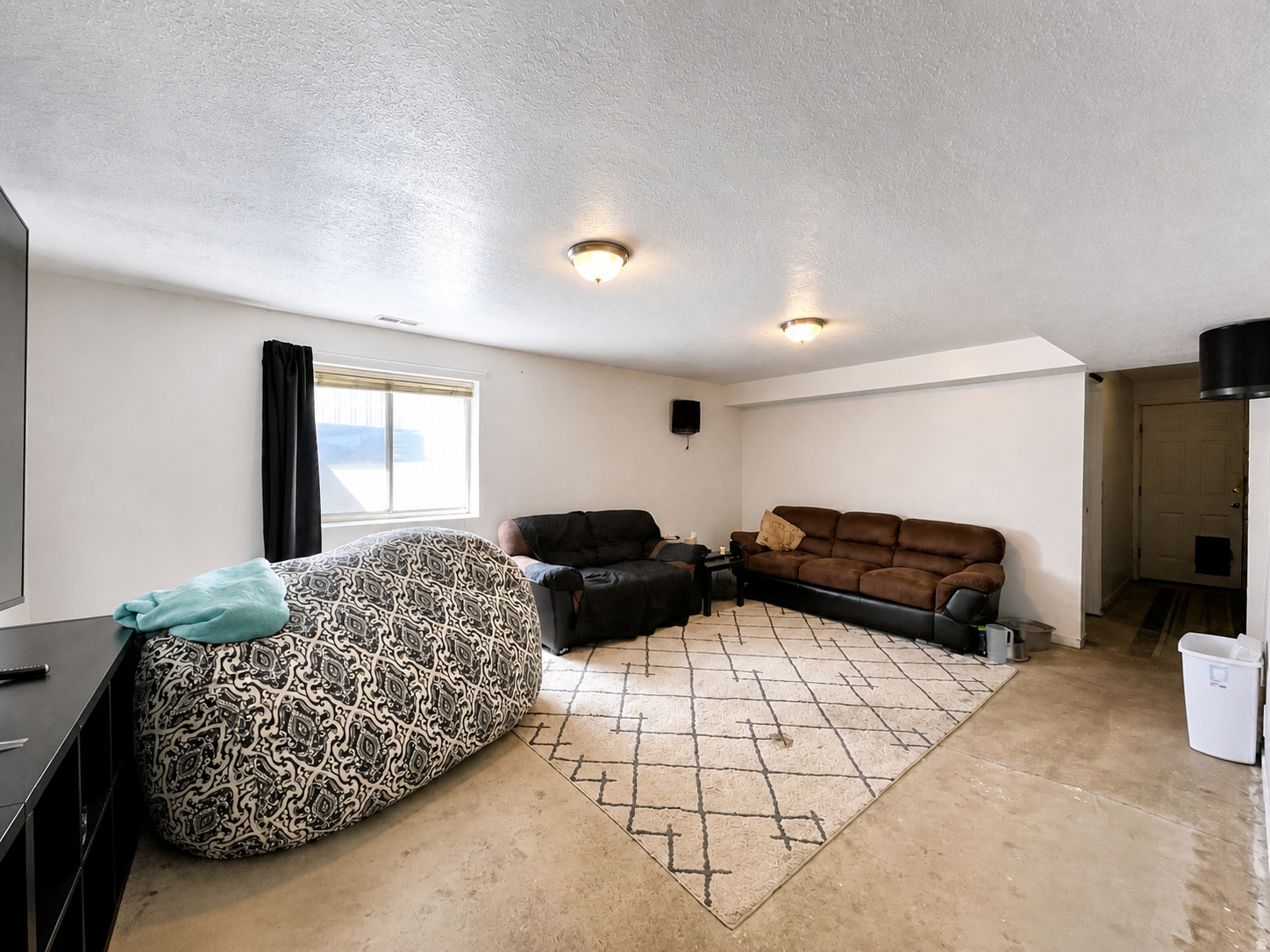 WINDSOR MEADOWS - Residential