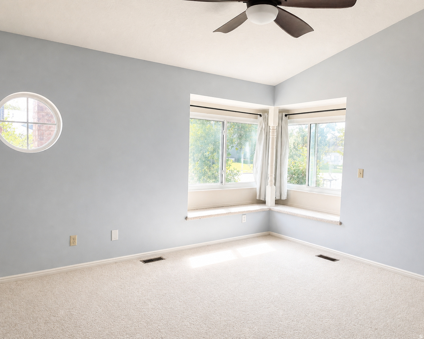 WINDSOR MEADOWS - Residential