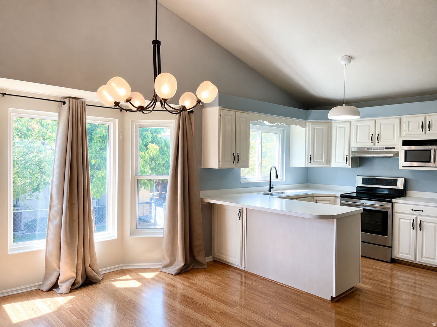 WINDSOR MEADOWS - Residential