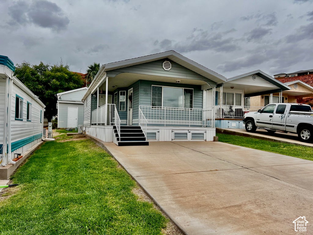 Photo of 1150 W RED HILLS PKWY #160, Washington, UT 84780 (MLS # 2190763)