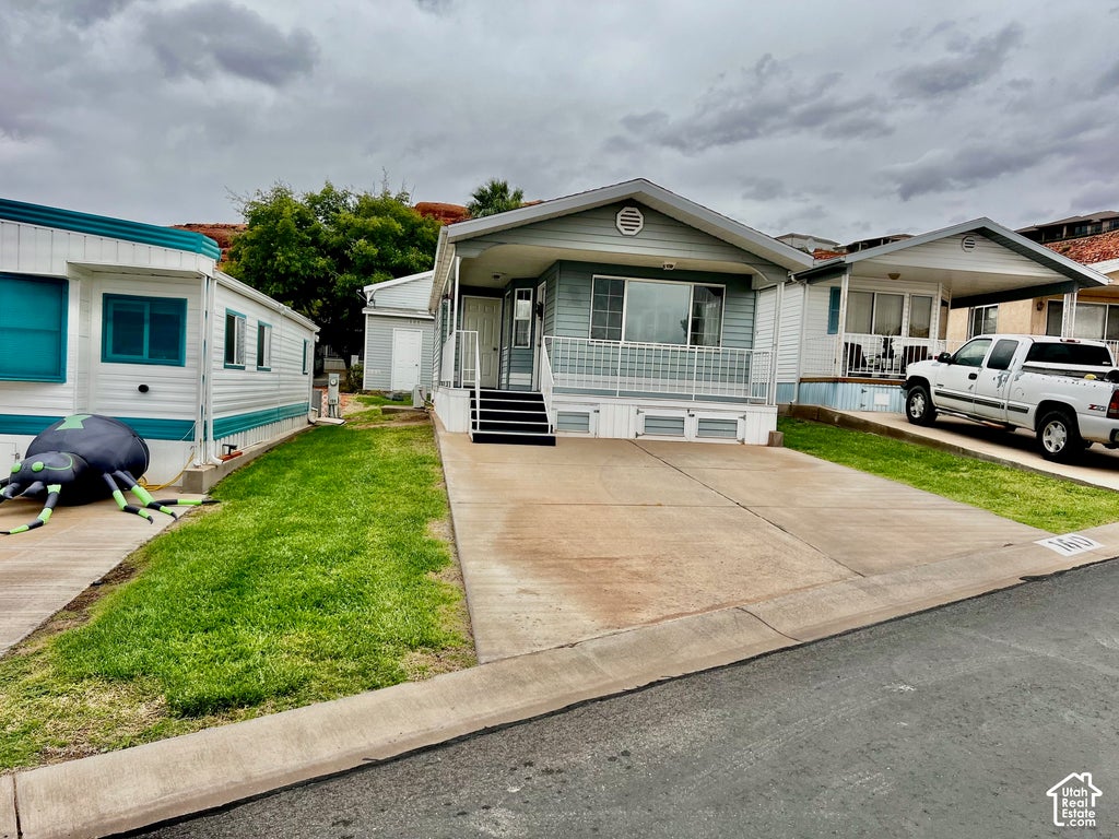 Photo of 1150 W RED HILLS PKWY #160, Washington, UT 84780 (MLS # 2190763)