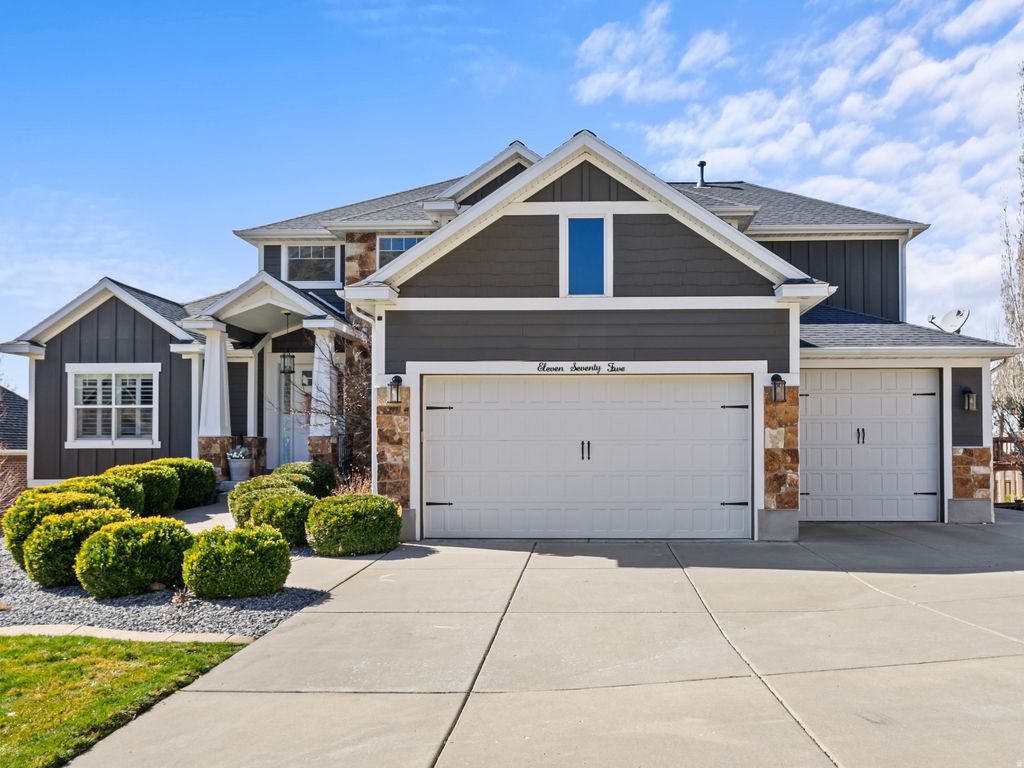 Photo of 1175 N ROBYN WAY, Farmington, UT 84025 (MLS # 2142896)