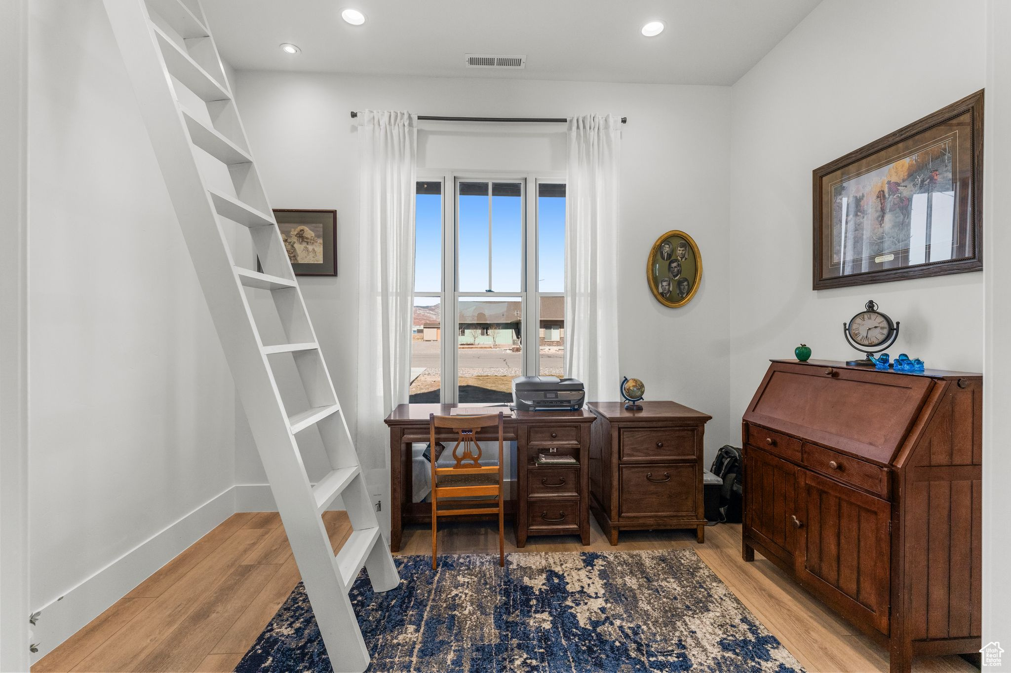 NORTH MEADOW - Residential