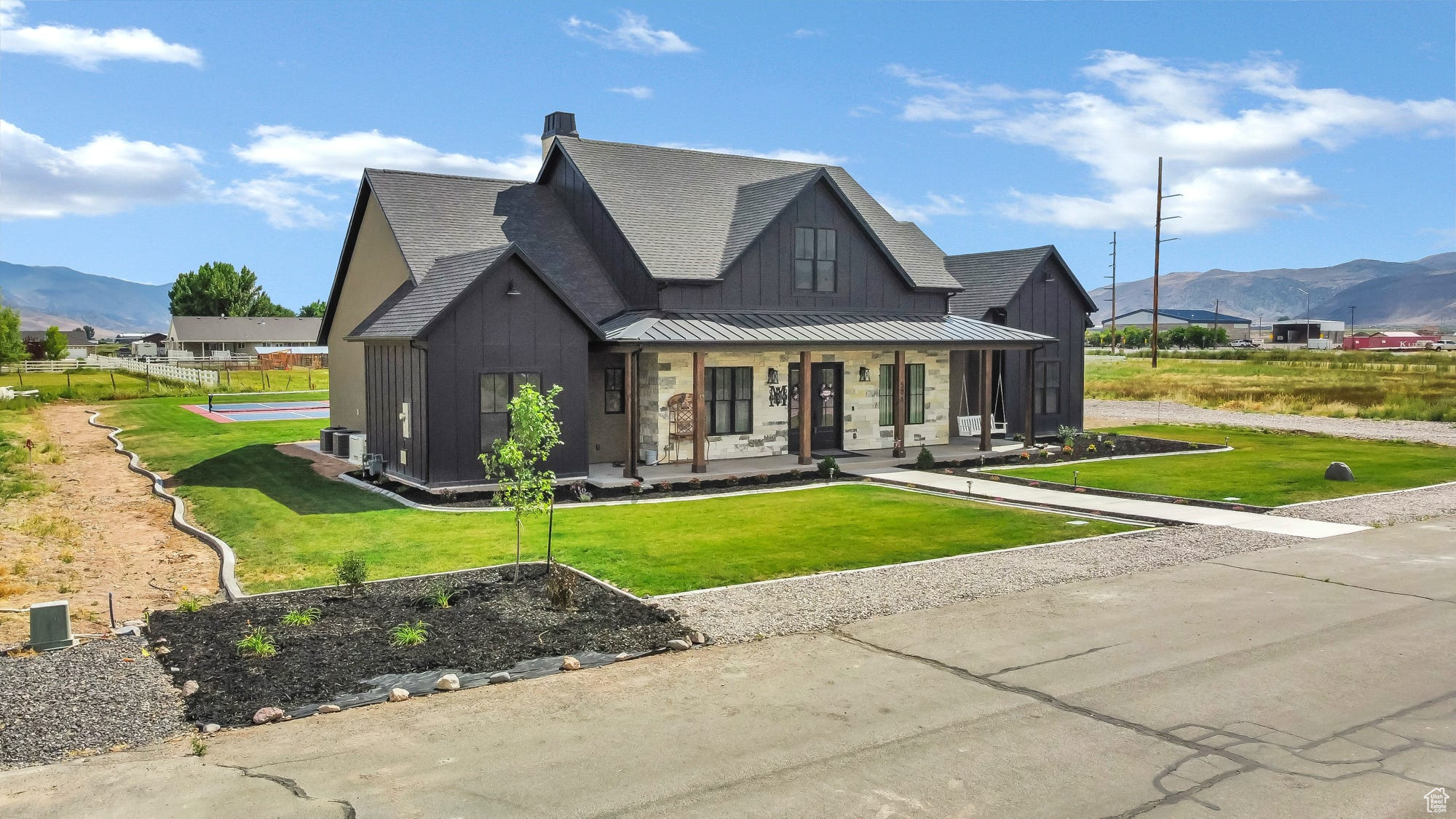 NORTH MEADOW - Residential