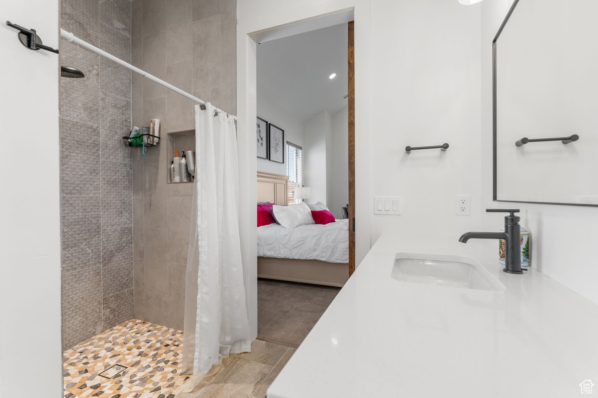 NORTH MEADOW - Residential