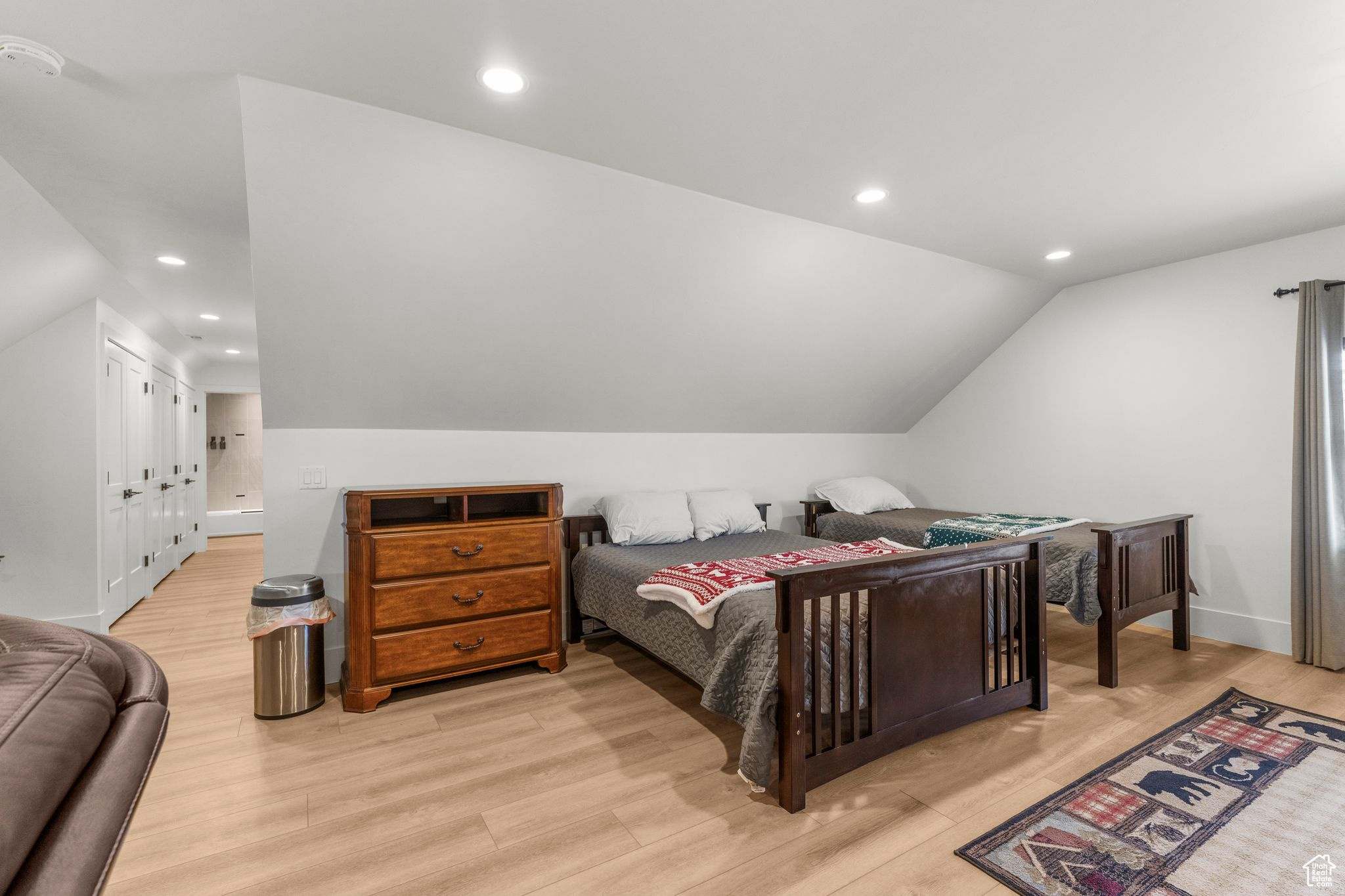 NORTH MEADOW - Residential