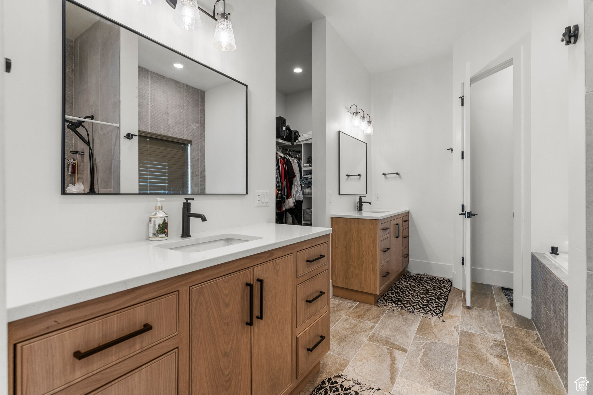 NORTH MEADOW - Residential