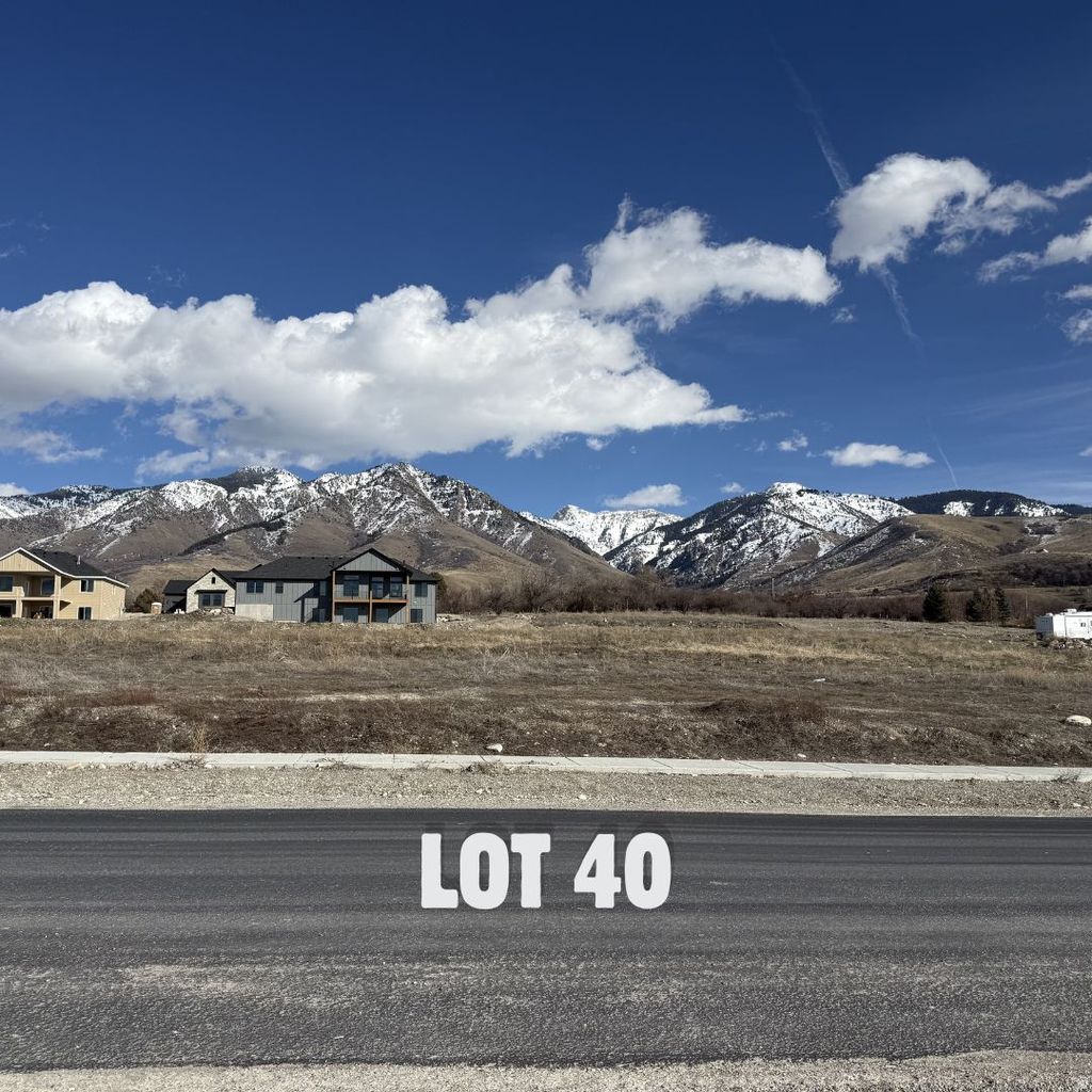 Photo of 664 CHERRY RIDGE LN #40, Richmond, UT 84333 (MLS # 2140083)