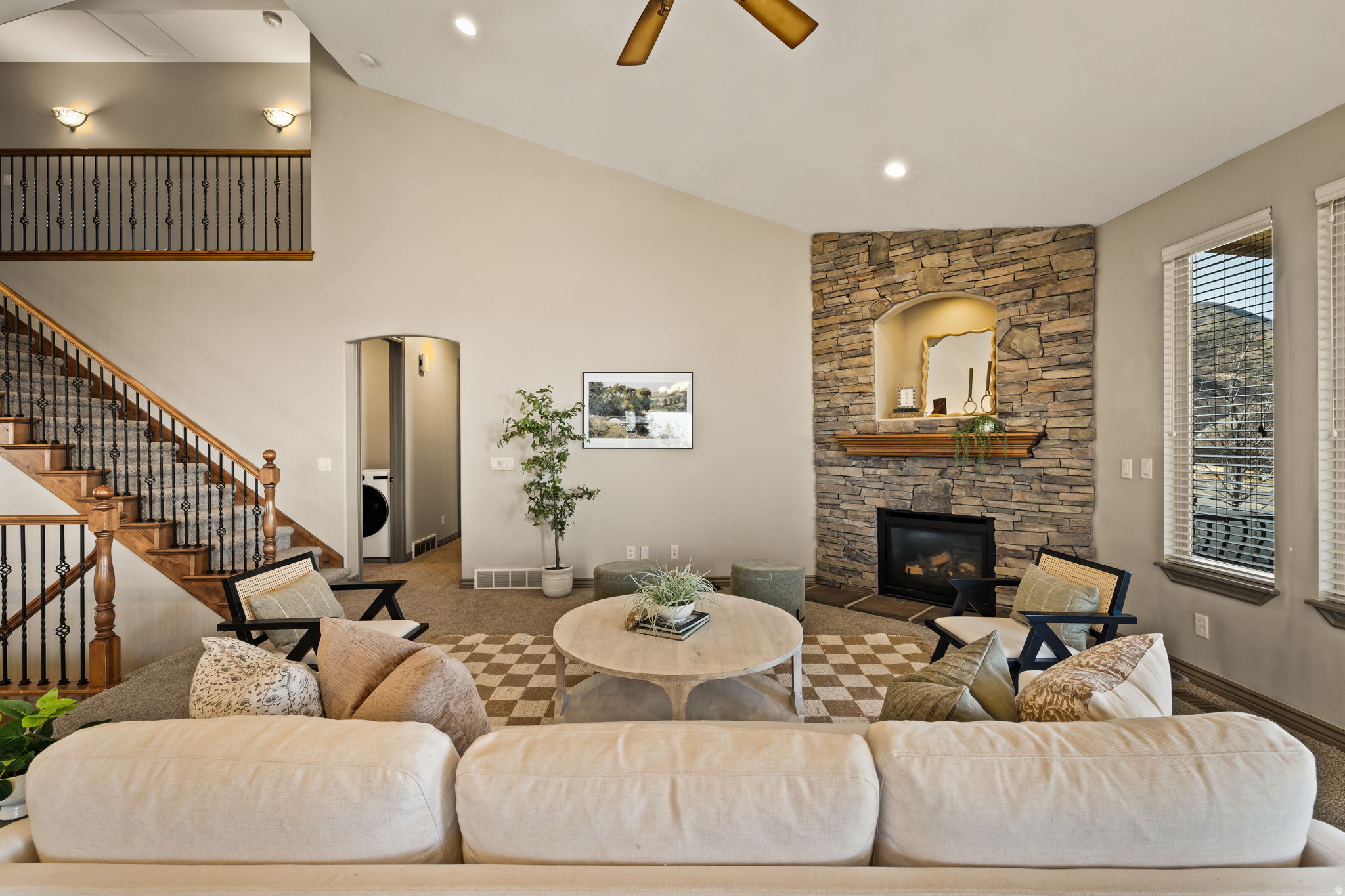 CORNER CANYON - Residential