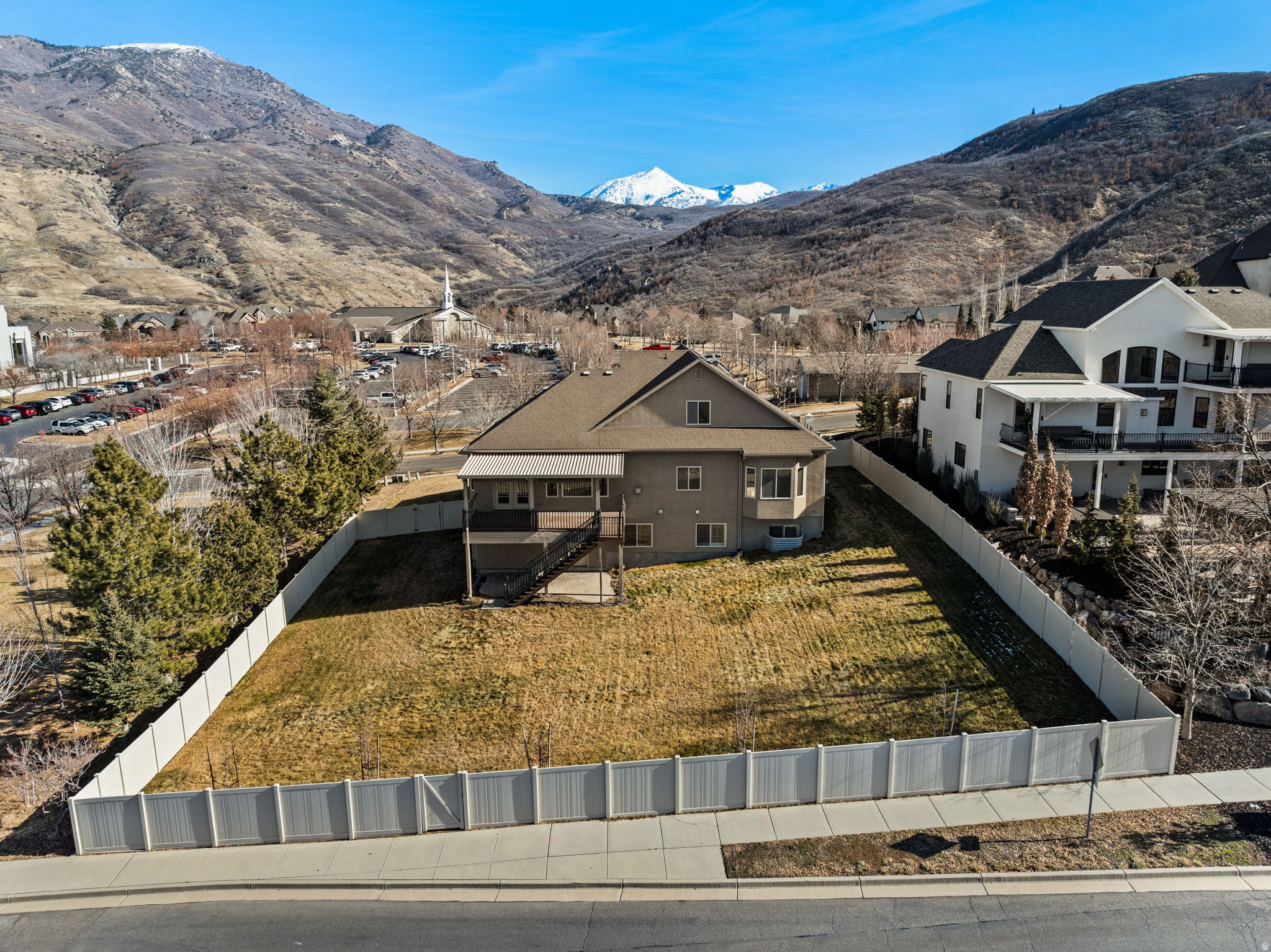 CORNER CANYON - Residential