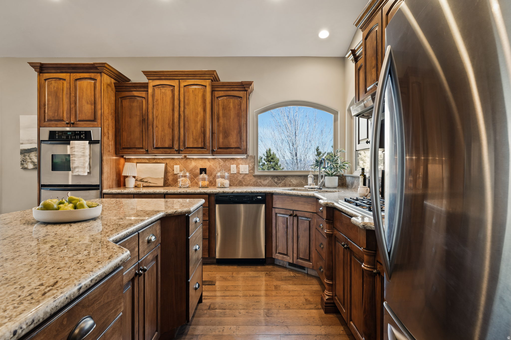 CORNER CANYON - Residential