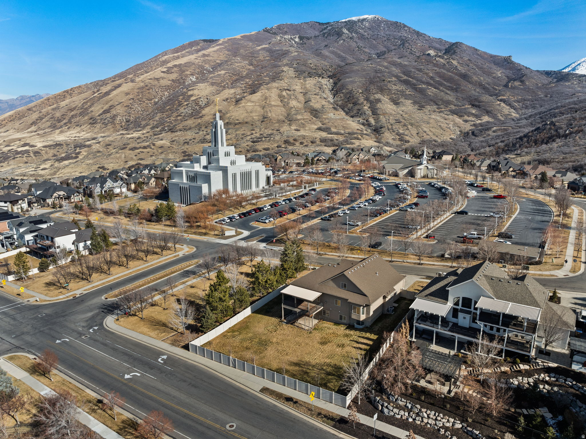 CORNER CANYON - Residential