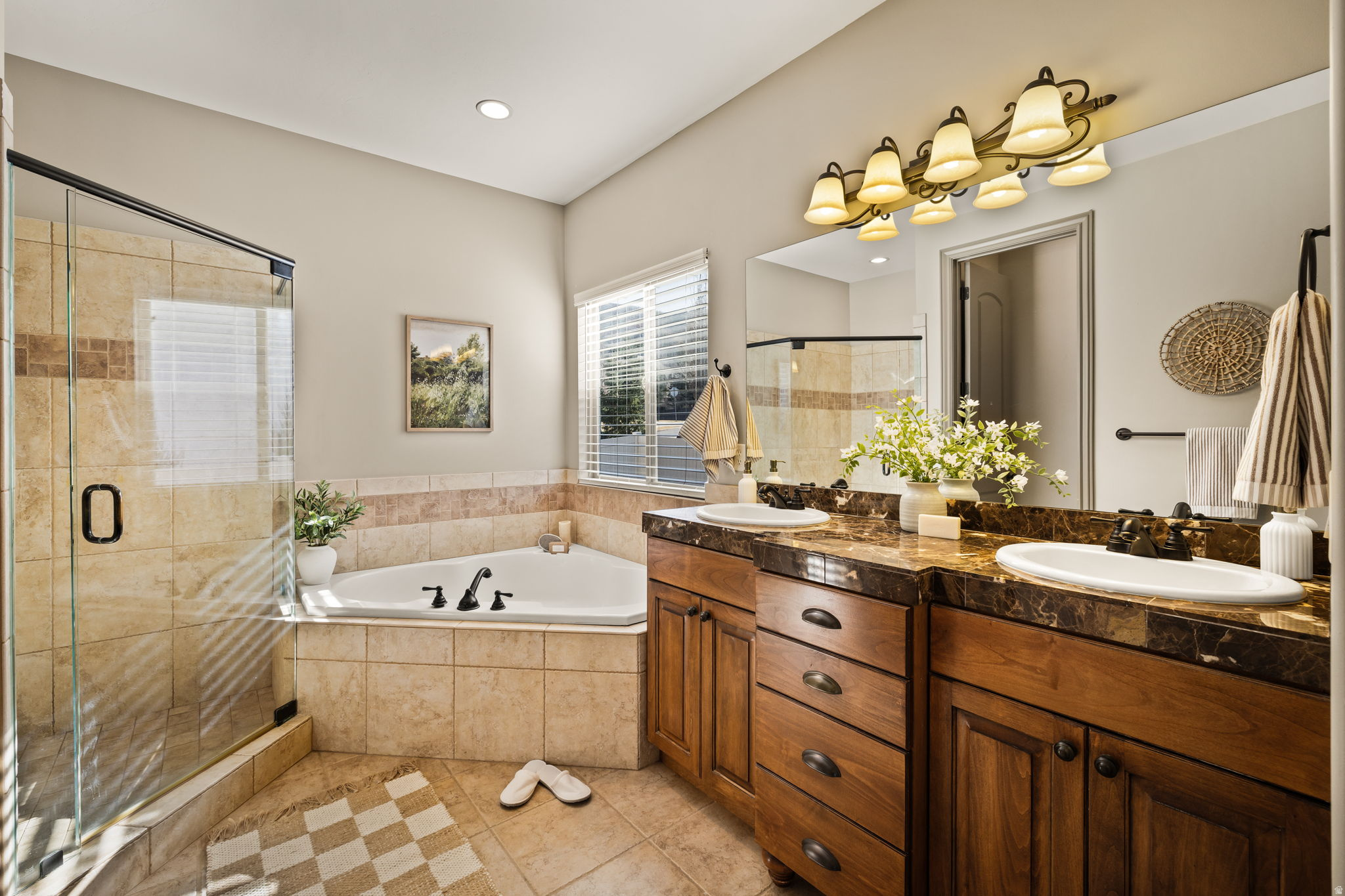 CORNER CANYON - Residential