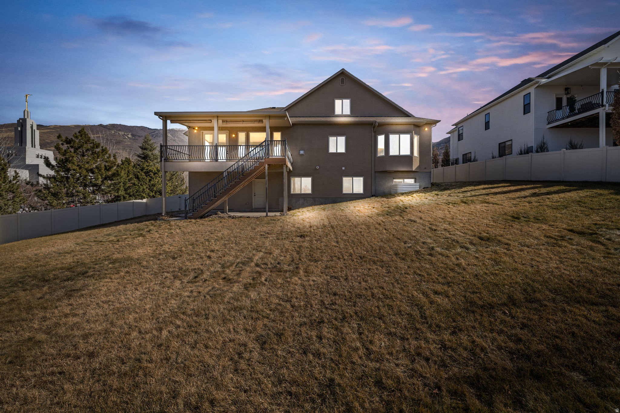 CORNER CANYON - Residential