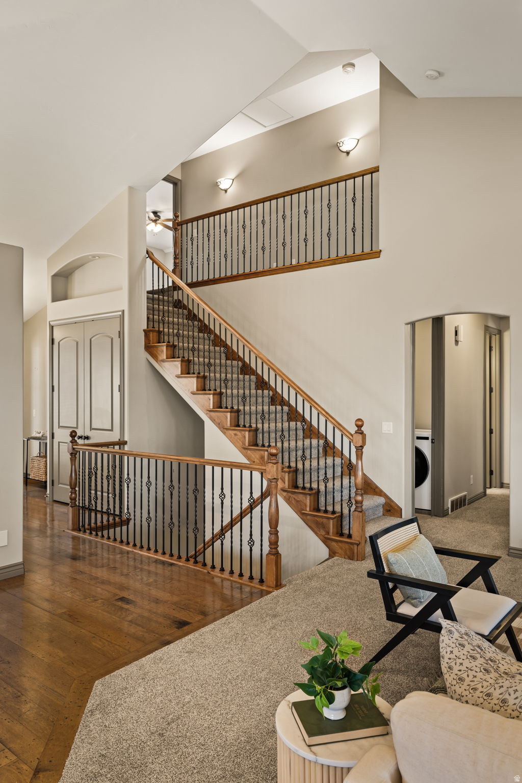 CORNER CANYON - Residential