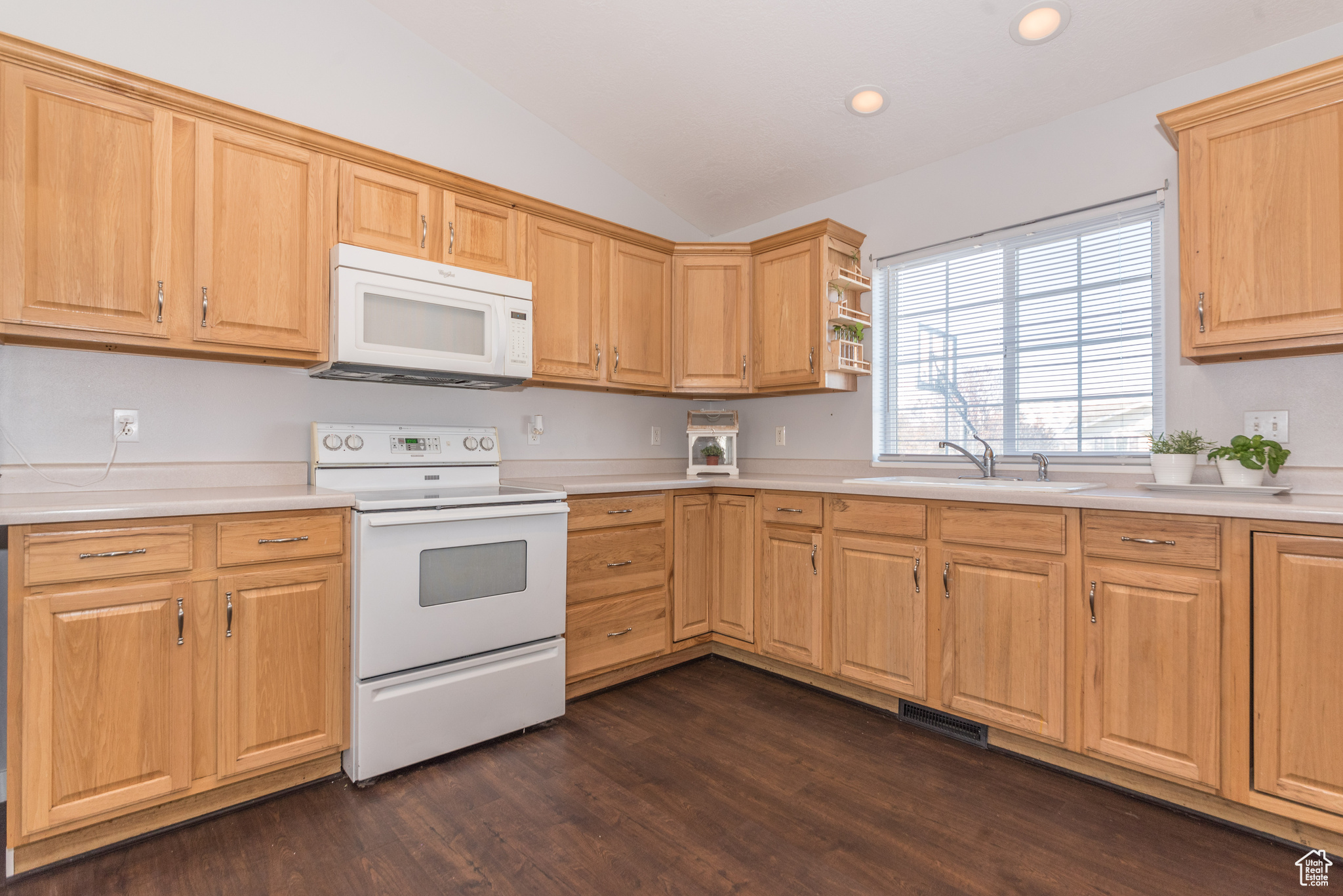 294 N Bluff St, Providence, Utah image 11