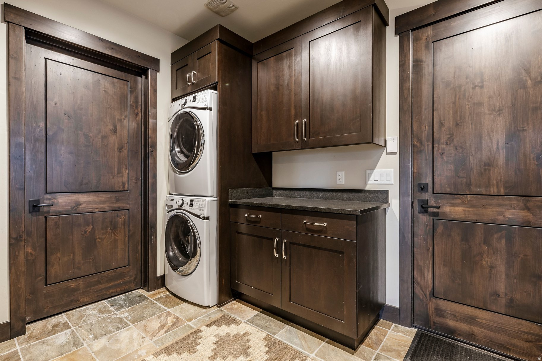 PROMONTORY - Residential