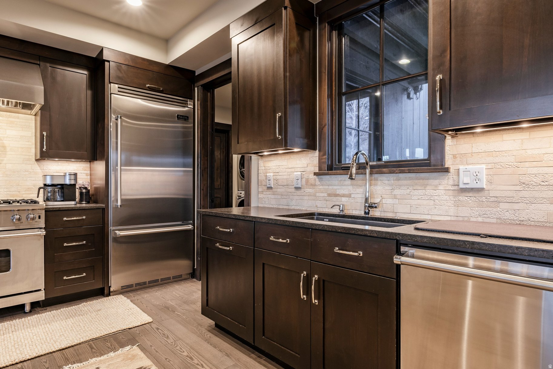 PROMONTORY - Residential