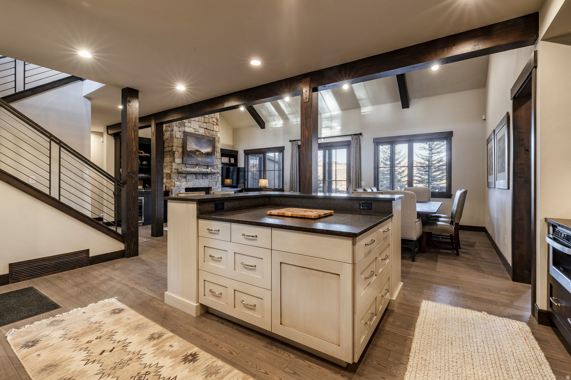 PROMONTORY - Residential