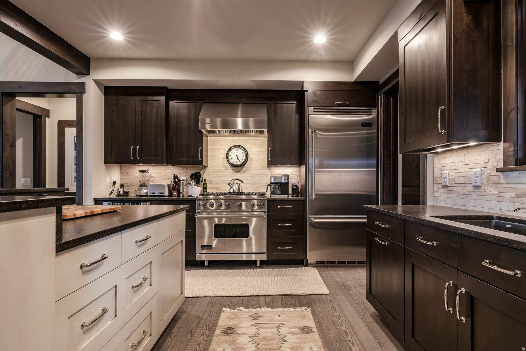 PROMONTORY - Residential