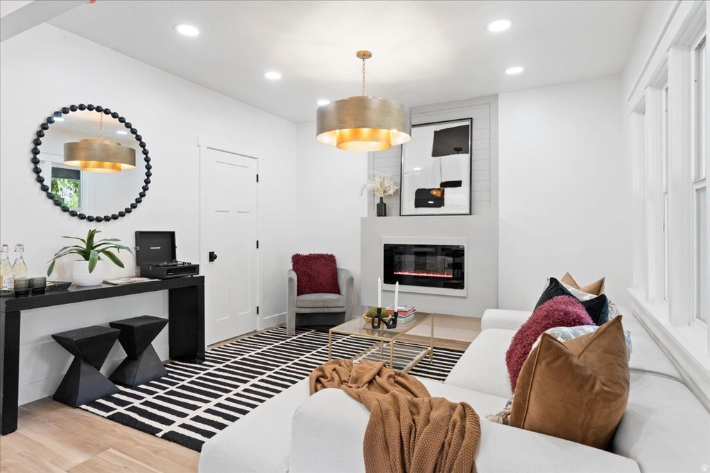 Photo of 328 E HAMPTON AVE S, Salt Lake City, UT 84111 (MLS # 2141079)