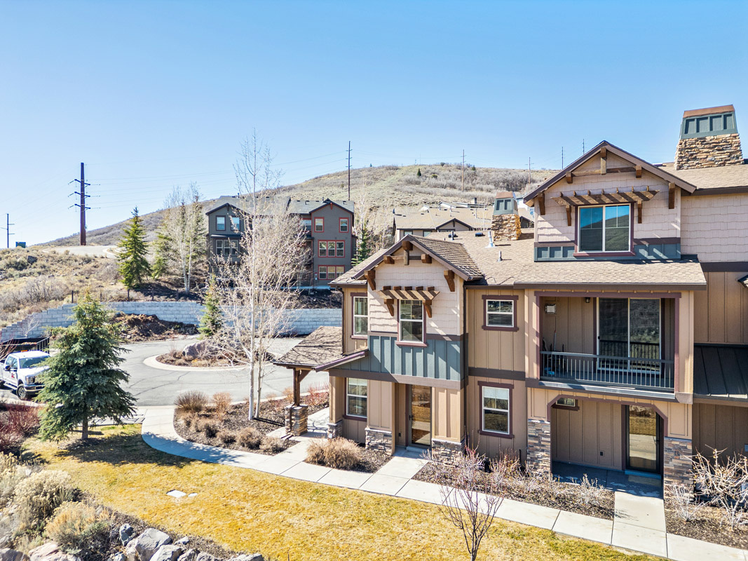 PARKS EDGE - Residential