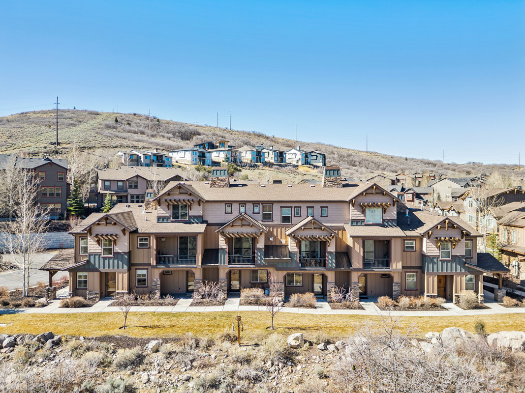 PARKS EDGE - Residential