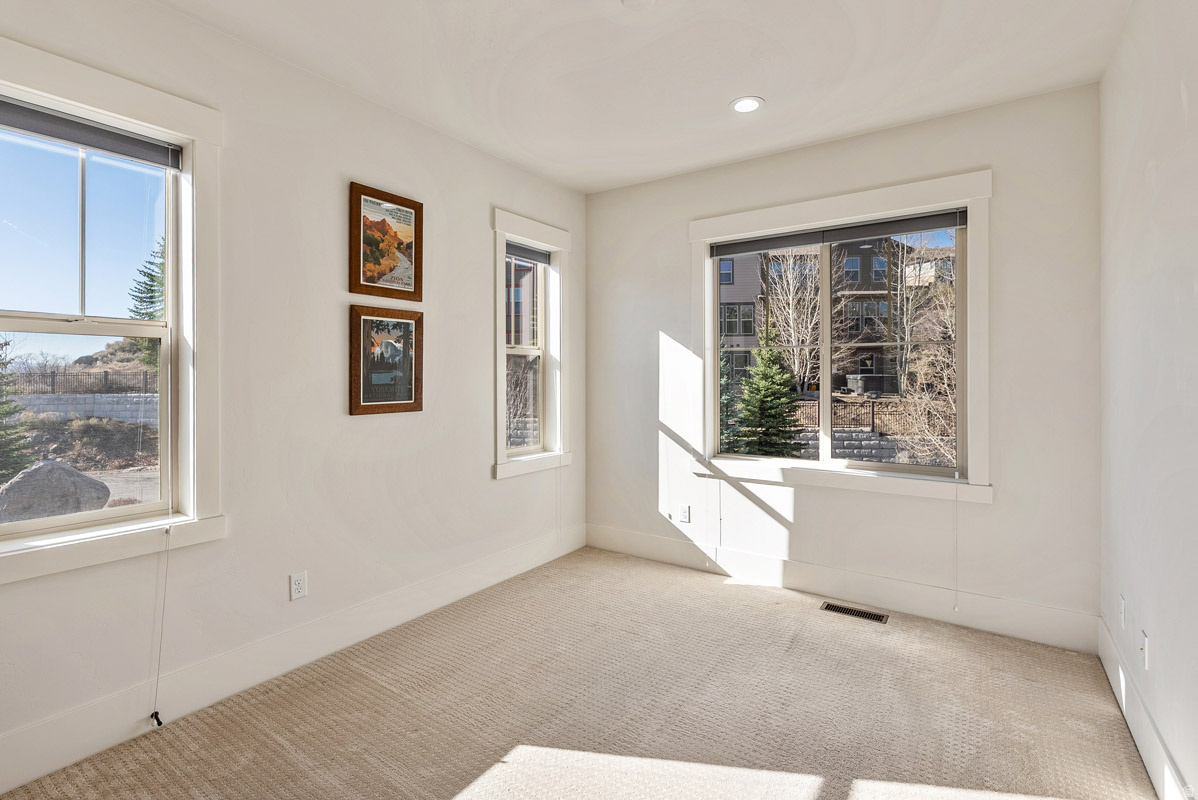 PARKS EDGE - Residential