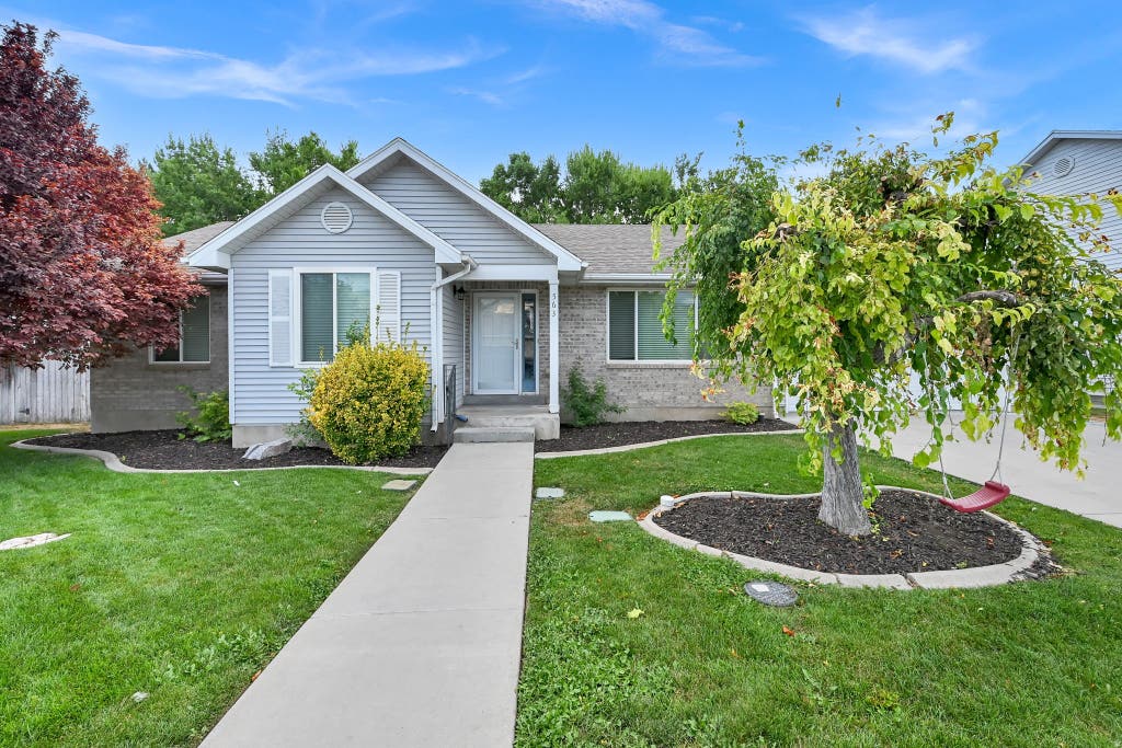 Photo of 563 N 2430 W, Provo, UT 84601 (MLS # 2175723)