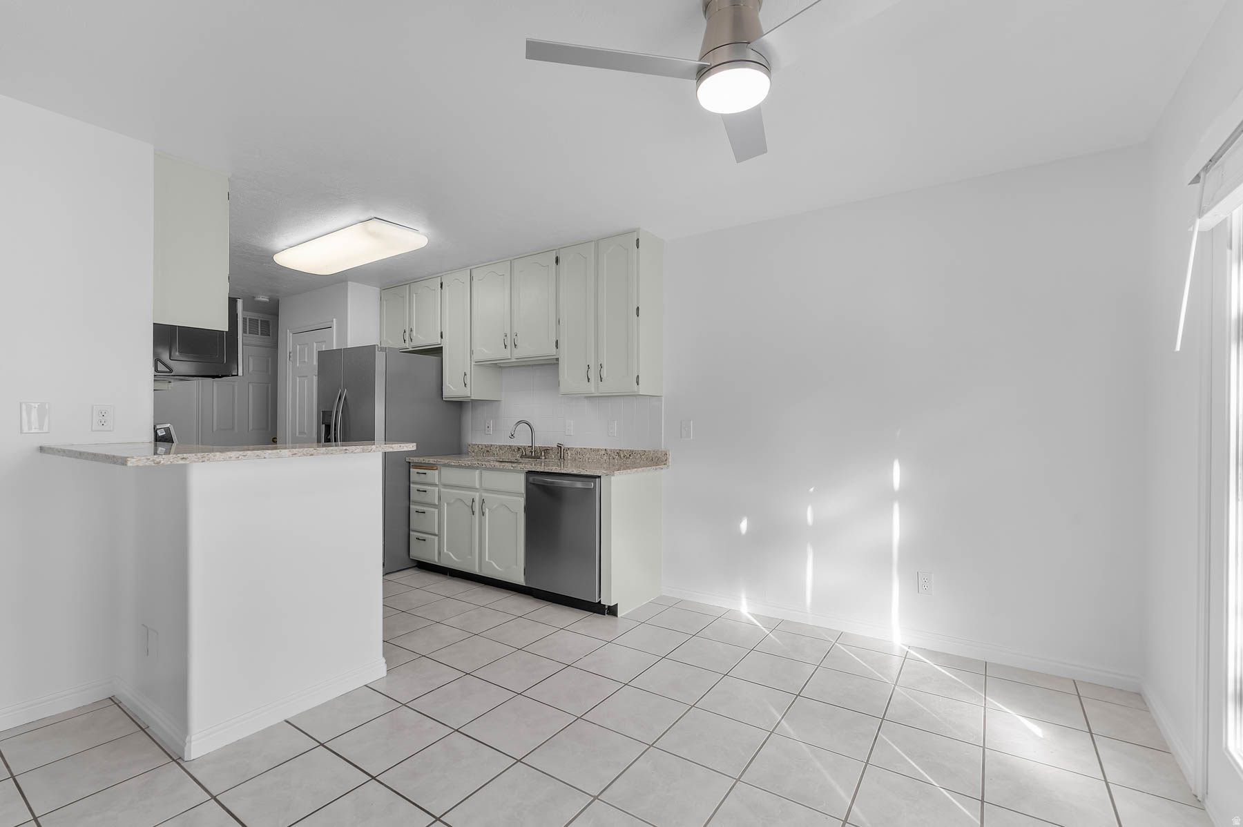 DAYBREAK HILL - Residential