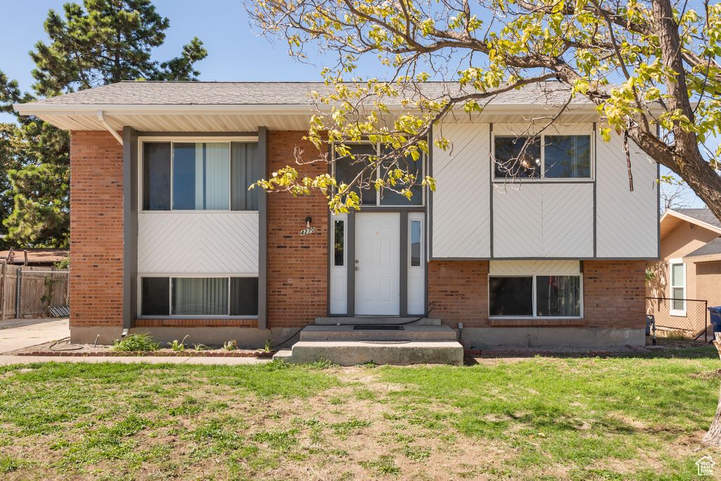 Photo of 4270 S WHIPOORWHIL ST, West Valley City, UT 84120 (MLS # 2115592)