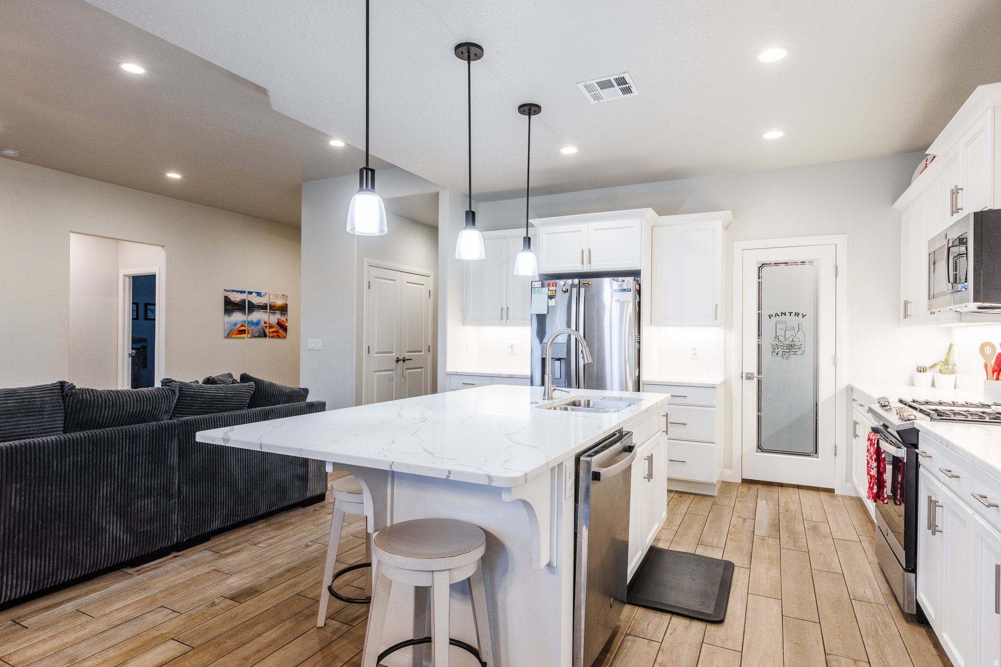 VARANO VISTAS AT DIVARIO PH 1 - Residential