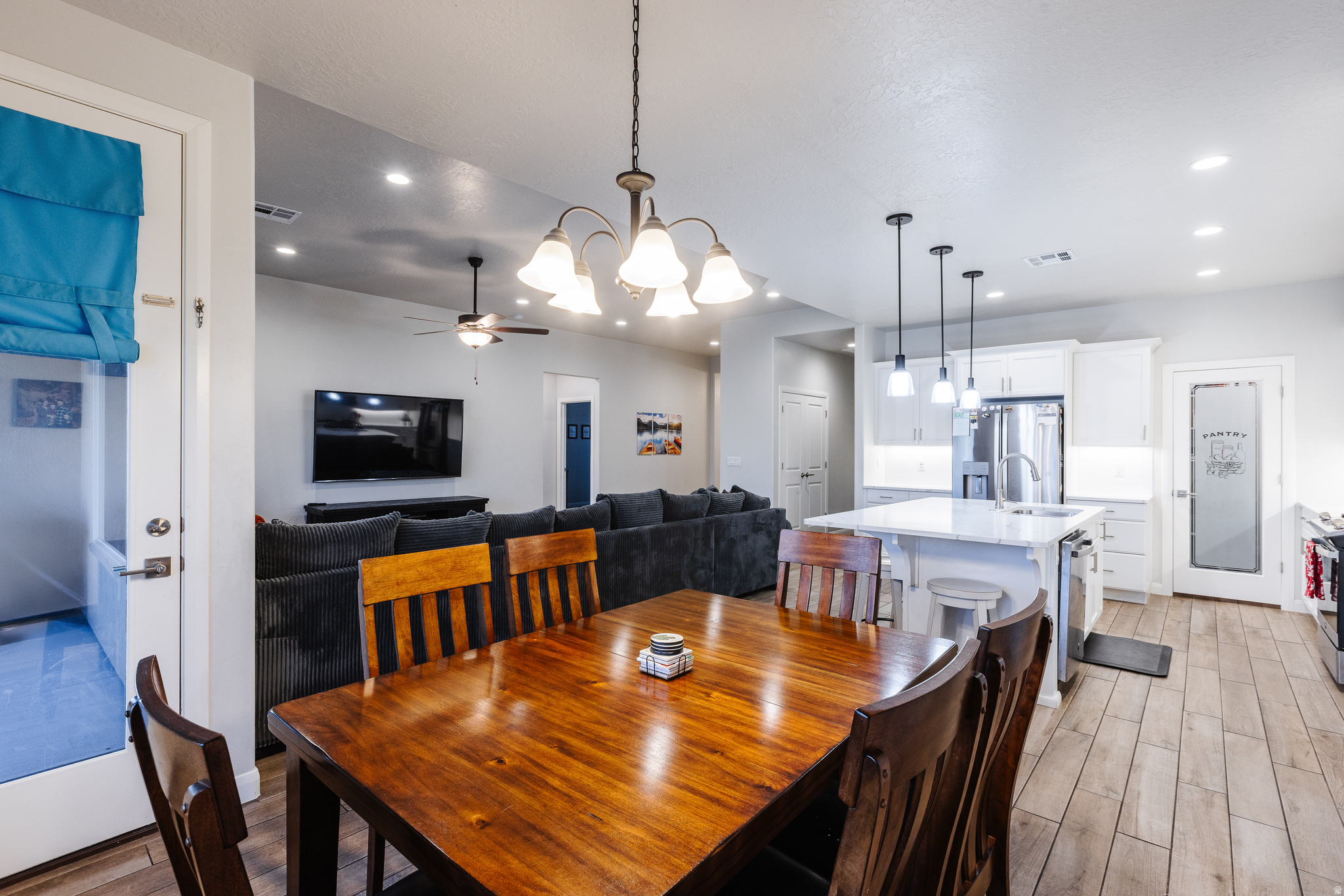 VARANO VISTAS AT DIVARIO PH 1 - Residential